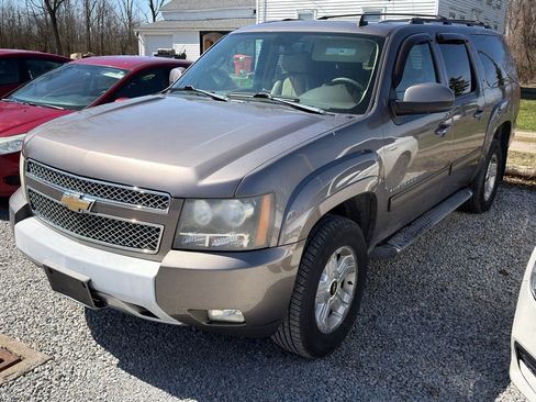 Used 2011 Chevrolet Suburban LT w/ Luxury Package image 6