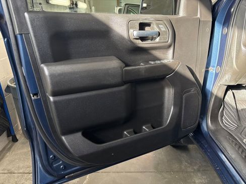 Used 2022 Chevrolet Silverado 1500 Custom Trail Boss w/ LPO, Dark Essentials Package image 13