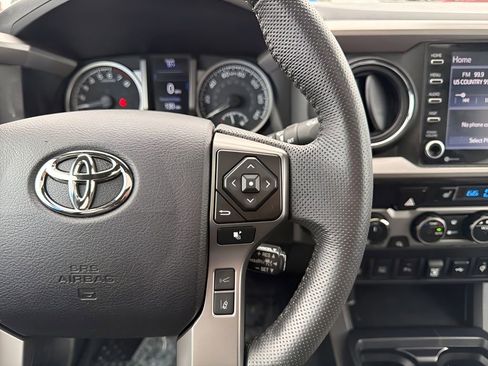 Used 2022 Toyota Tacoma Limited AWD/4WD image 25