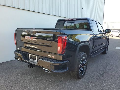 Used 2024 GMC Sierra 1500 AT4 w/ Technology Package AWD/4WD image 4