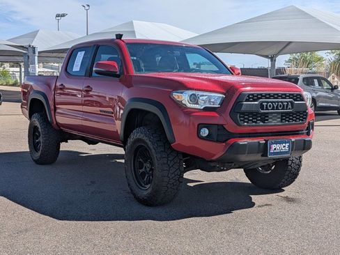 Used 2019 Toyota Tacoma TRD Off-Road w/ Technology Package image 3