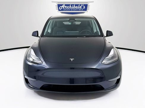 Used 2024 Tesla Model Y Long Range AWD/4WD image 2