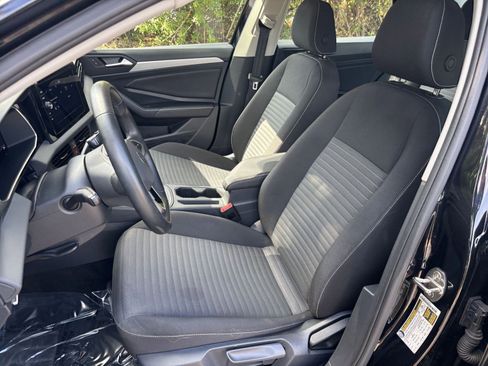 Used 2025 Volkswagen Jetta S image 35