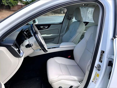 Used 2019 Volvo S60 T5 Momentum w/ Premium Package FWD image 28