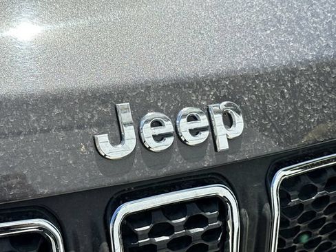 Used 2024 Jeep Compass Latitude AWD/4WD image 9