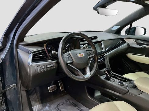 Used 2024 Cadillac XT6 Sport w/ Technology Package AWD/4WD image 9
