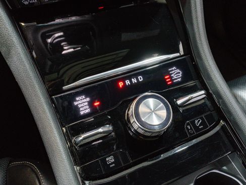 Used 2023 Jeep Grand Cherokee Overland w/ Advanced Protech Group III image 28