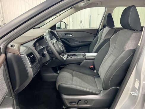 Used 2022 Nissan Rogue SV image 19