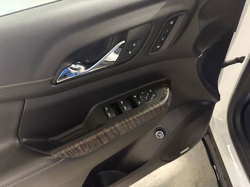 Certified 2023 GMC Acadia Denali w/ Denali Ultimate Package image 11