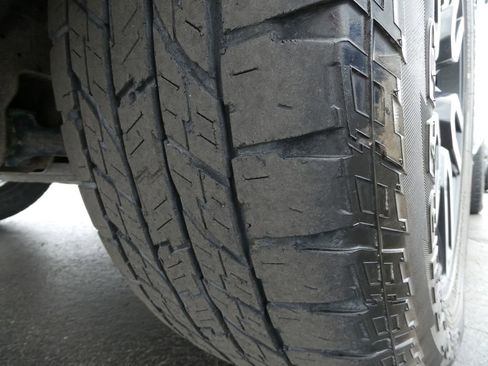 Certified 2023 GMC Yukon AT4 w/ AT4 Premium Package image 11