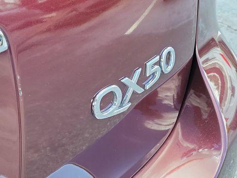 Used 2017 INFINITI QX50 2WD w/ Premium Plus Package image 5