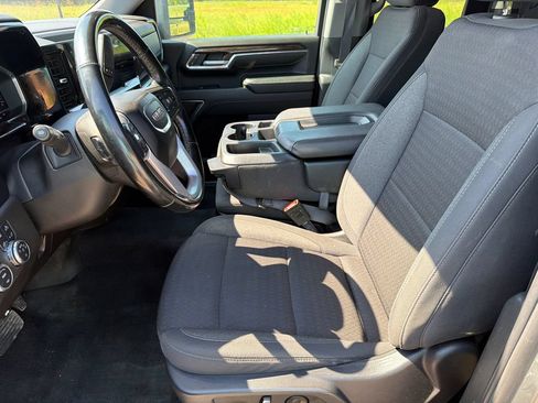Used 2024 GMC Sierra 2500 SLE AWD/4WD image 9