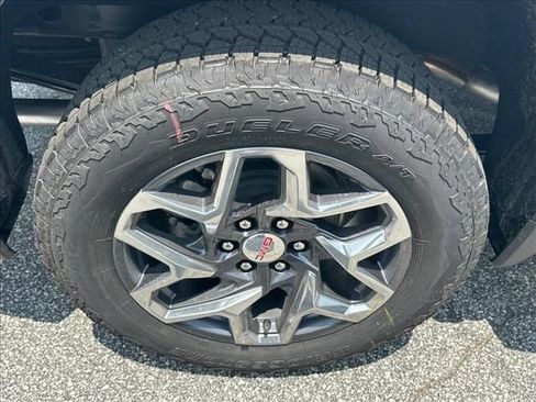 New 2026 GMC Sierra 1500 SLT w/ SLT Premium Plus Package AWD/4WD image 16