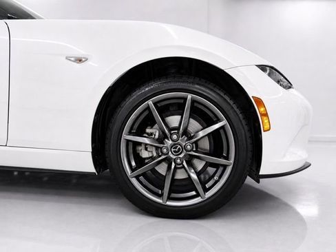 Used 2020 MAZDA MX-5 Miata RF Grand Touring RWD image 13