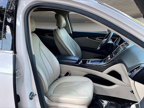 Used 2016 Lincoln MKX Reserve w/ Technology Package FWD image 6