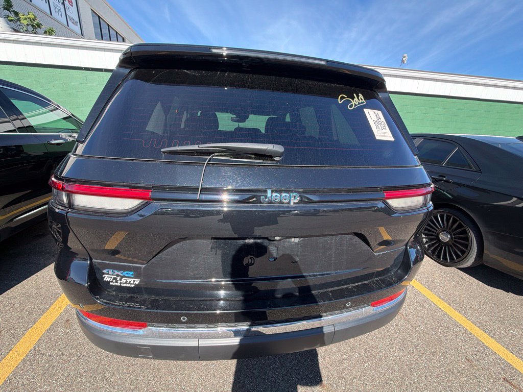 Used 2023 Jeep Grand Cherokee 4WD 4xe image 7