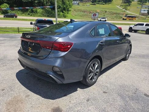 Used 2023 Kia Forte LXS FWD image 5