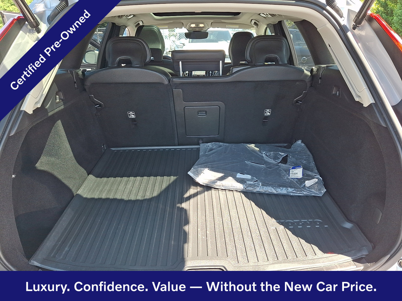 Certified 2023 Volvo XC60 B5 Plus w/ Climate Package AWD/4WD image 29