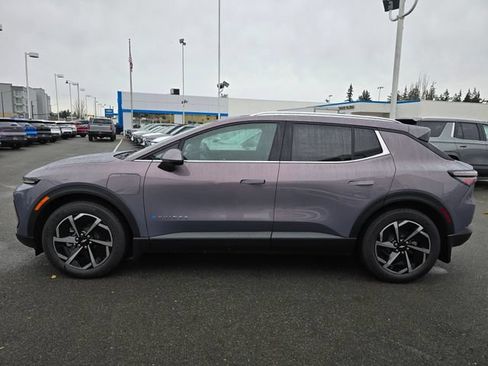 New 2026 Chevrolet Equinox EV LT FWD image 2