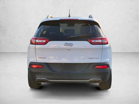 Used 2016 Jeep Cherokee Limited AWD/4WD image 6