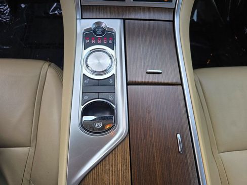 Used 2012 Jaguar XF RWD image 21