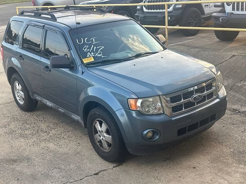 Used 2012 Ford Escape XLT FWD image 3