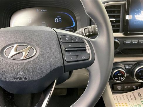 Certified 2025 Hyundai Venue Limited image 23