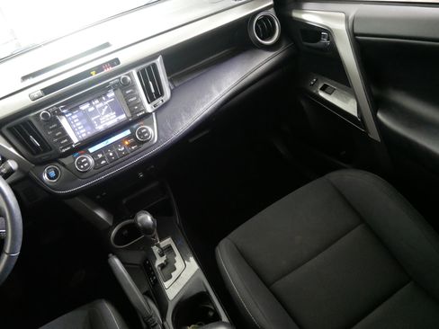 Used 2018 Toyota RAV4 Adventure image 11