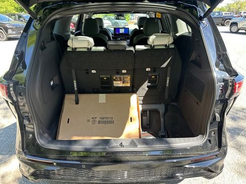 New 2026 Toyota Sienna XSE AWD/4WD image 11