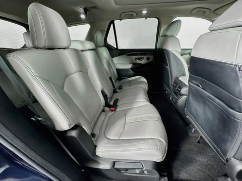 Certified 2025 Honda Pilot Touring image 30