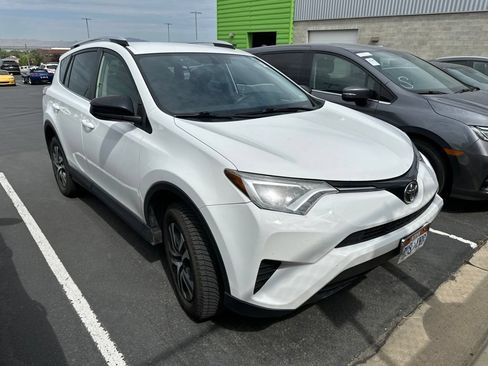 Used 2016 Toyota RAV4 LE AWD/4WD image 3