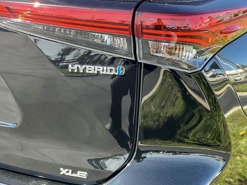 Certified 2022 Toyota Highlander XLE image 27