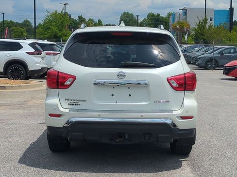 Used 2020 Nissan Pathfinder Platinum FWD image 5