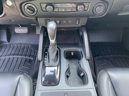 Used 2022 Nissan Frontier PRO-4X w/ Pro-4X Premium Package AWD/4WD image 19