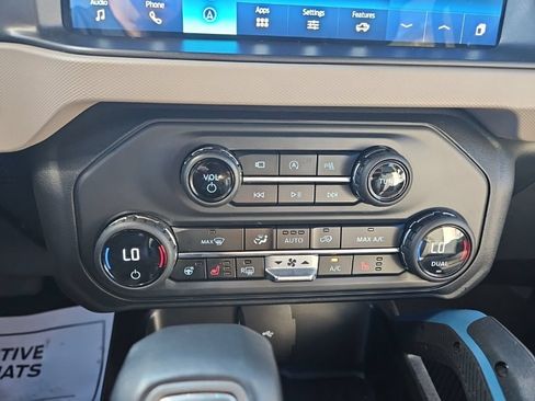 Used 2023 Ford Bronco Wildtrak AWD/4WD image 19