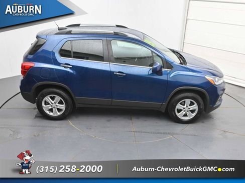 Used 2019 Chevrolet Trax LT w/ LT Convenience Package AWD/4WD image 34