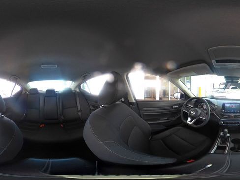 Used 2025 Nissan Altima 2.5 SV image 42