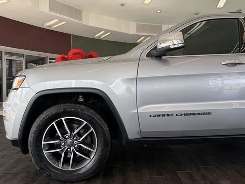 Used 2020 Jeep Grand Cherokee Limited image 18