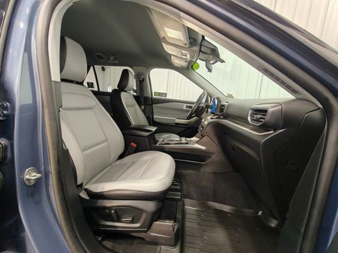 Used 2021 Ford Explorer XLT w/ Equipment Group 202A AWD/4WD image 25