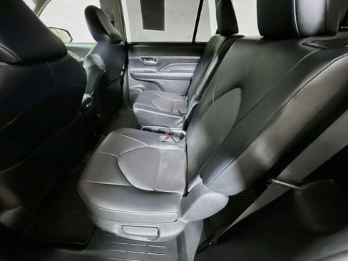 Certified 2024 Toyota Grand Highlander AWD image 21