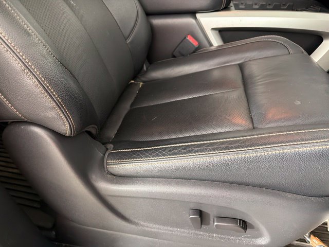 Used 2018 Nissan Titan SL w/ Chrome Package AWD/4WD image 30