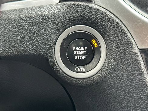 Used 2018 Chrysler 300 Limited image 28