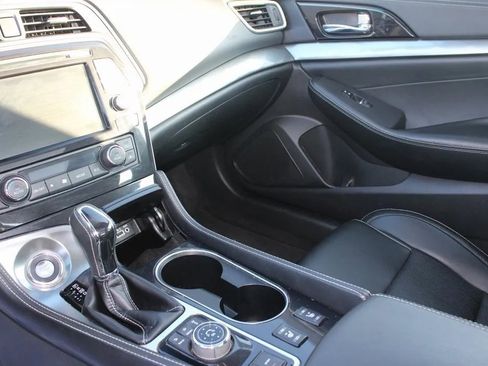 Used 2023 Nissan Maxima SL image 15