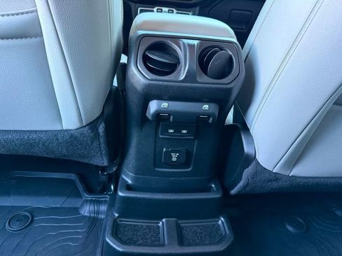 Used 2021 Jeep Wrangler Unlimited Sahara image 25