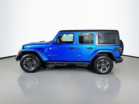 Used 2023 Jeep Wrangler Unlimited Sahara AWD/4WD image 11