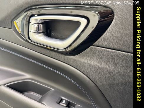 New 2026 Jeep Compass Limited image 18