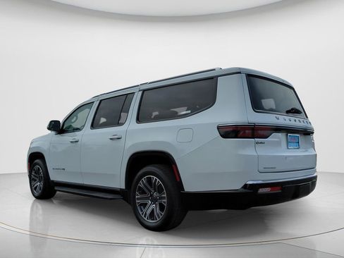 Used 2023 Jeep Wagoneer L Series II AWD/4WD image 7