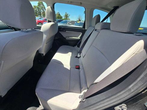 Used 2018 Subaru Forester 2.5i Premium AWD/4WD image 17