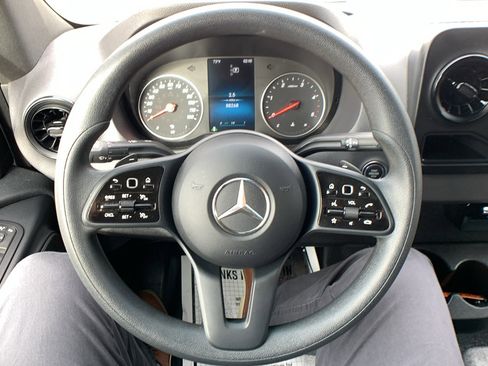 Used 2024 Mercedes-Benz Sprinter 2500 image 14