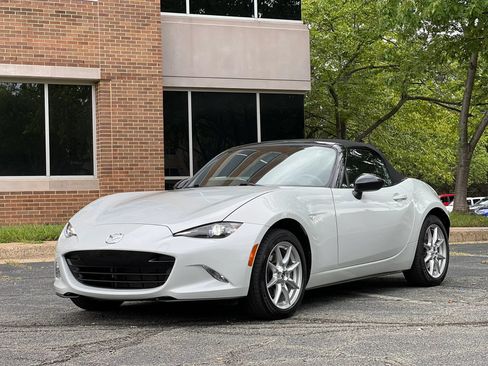 Used 2016 MAZDA MX-5 Miata Sport RWD image 1